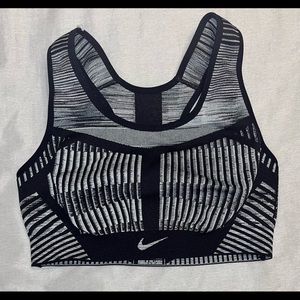nike fe/nom flyknit sports bra